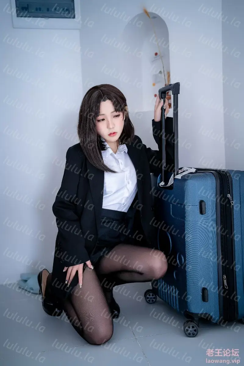 [转载搬运] 蓝小沂KiKi NO.012 OL黑丝 [42P+731MB][百度盘]-福利岛