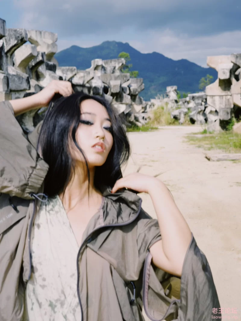 [转载搬运] 知名摄影师作品，【aaartanisss】 ，大奶嫩模，户外奔放全裸 [10V 469P+150M][百度盘]-福利岛