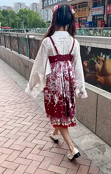 【软软兔Lt774523412】反差双马尾小可爱公园偷偷露出，这么可爱的妹子怎么会这么骚呢，人前淑女，人后欲火焚身！-福利岛