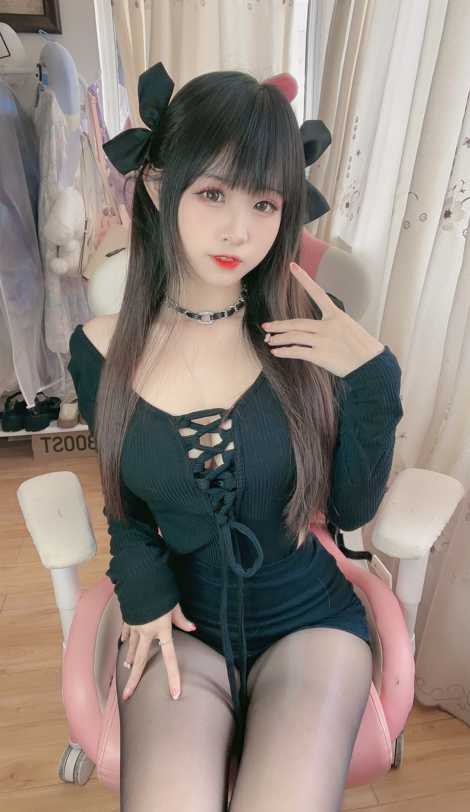 miko酱ww Vol.042 自拍系列 – の黑丝01 【229P1.39G】-福利岛